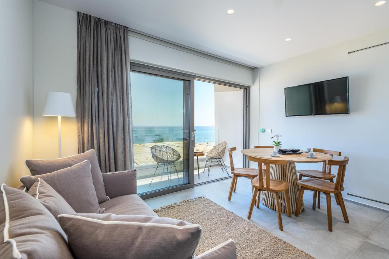 Noa Beachfront Suites Kardamena  エクステリア 写真