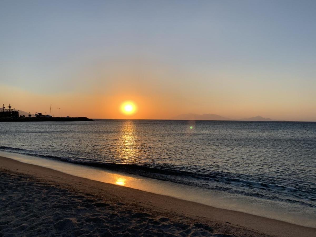 Noa Beachfront Suites Kardamena  エクステリア 写真